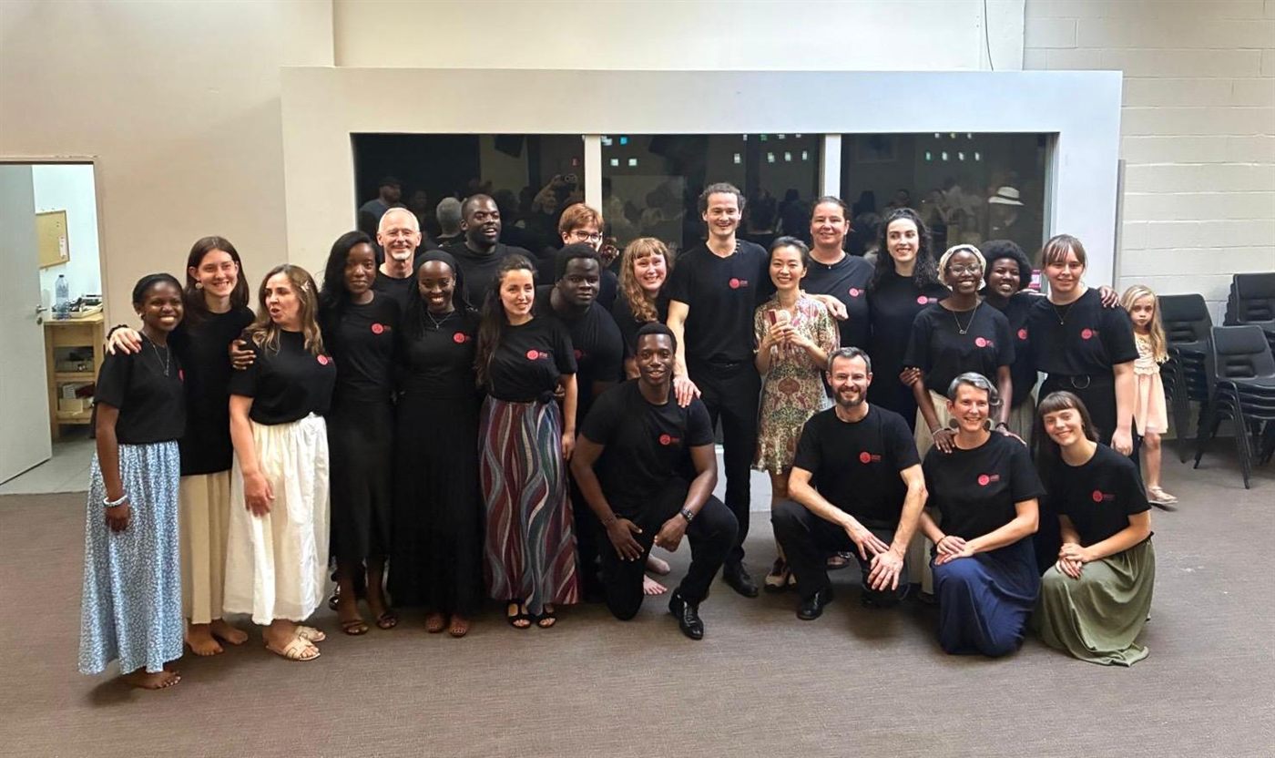 The Vineyard Voices together after a rehearsal